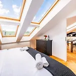 Luxurious Woodrow Wilson Apt In Prague Centre