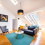 Luxurious Woodrow Wilson Apt In Prague Centre