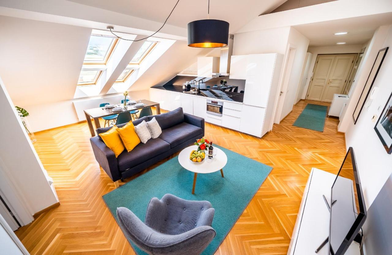 Luxurious Woodrow Wilson In Centre Apartment