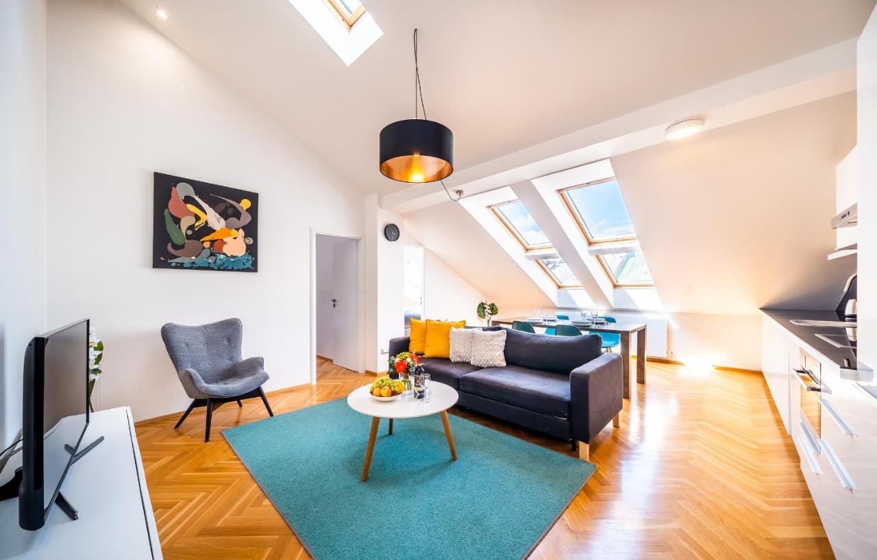 Luxurious Woodrow Wilson In Centre *