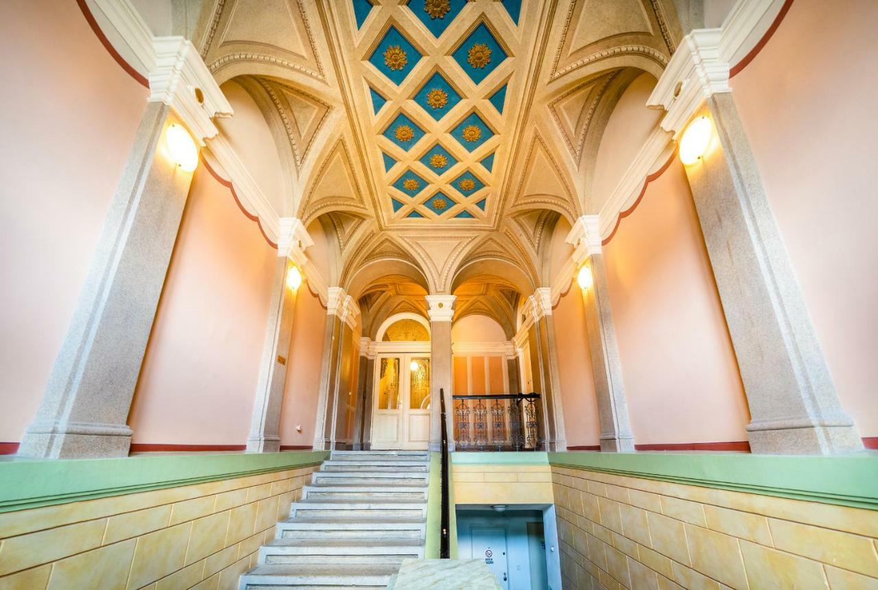 Luxurious Woodrow Wilson In Centre Apartment